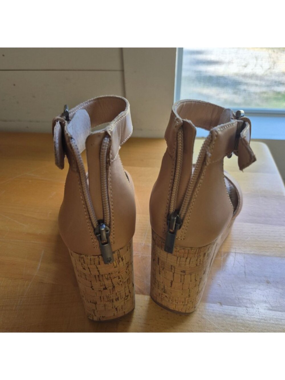 Lucky Brand Tan Wedge Sandals With Cork Heel & Ankle Strap Buckle Closure Size 6 - Picture 5 of 9